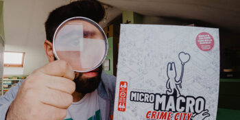 MICROMACRO Crime City: Aguzziamo la vista per risolvere i casi in questa MACROmappa con MICROdisegni. (NO SPOILER)